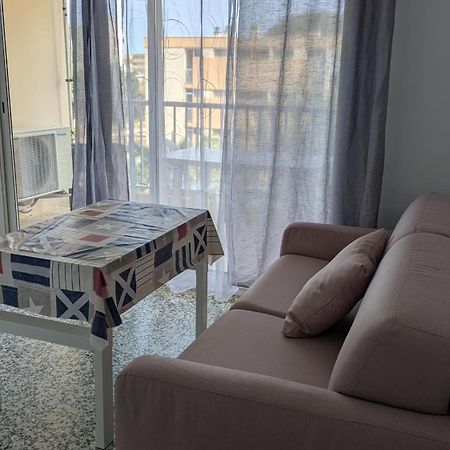 Studio Climatise Avec Coin Nuit 150M De La Plage Le Lavandou Ngoại thất bức ảnh
