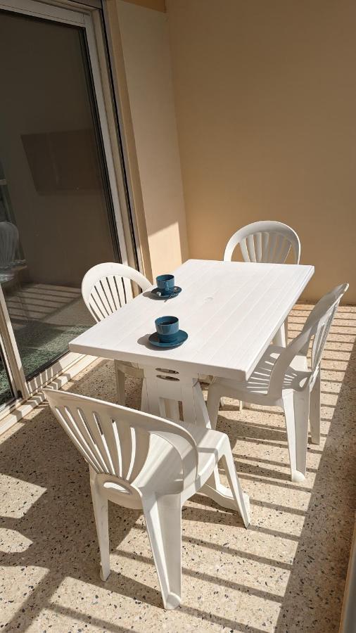 Studio Climatise Avec Coin Nuit 150M De La Plage Le Lavandou Ngoại thất bức ảnh